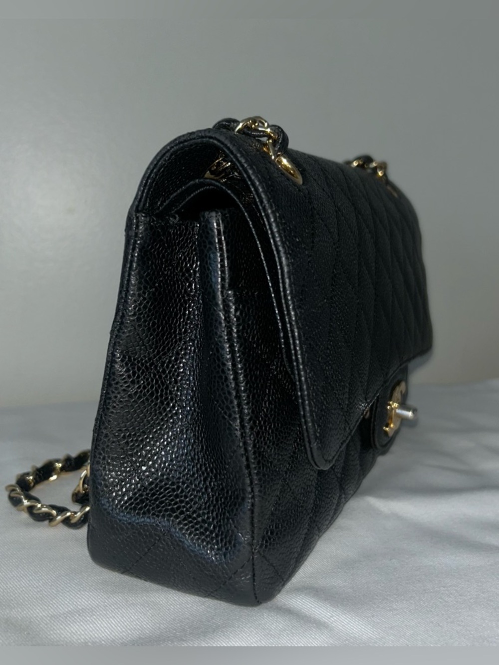 CHANEL Medium Classic Double Flap Caviar Quilted Handbag Black / 24K Gold - Picture 5 of 15